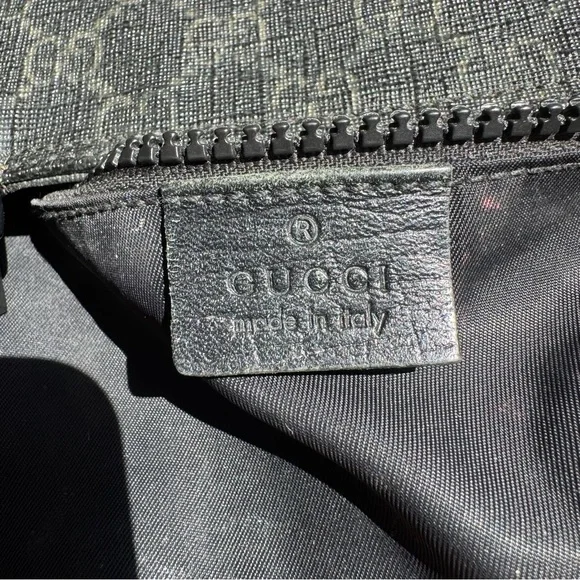 Gucci Supreme Small Crossbody Bag - Picture 7 of 14